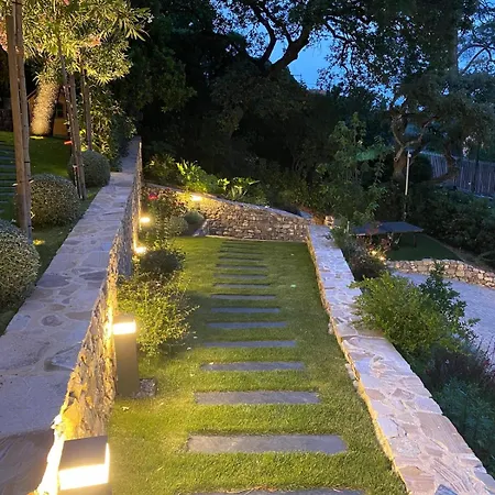 Charming Sea View With Pool וילה הייר